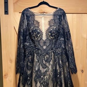 NEW WITH TAGS! JJ's House Black and Beige Eyelash Lace Gown Size: 20